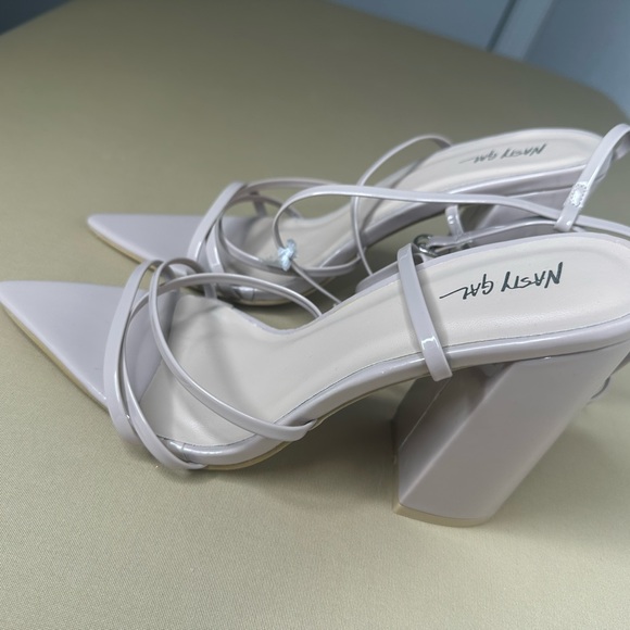 Nasty Gal Womens Pointed Strappy Block Heels - Picture 3 of 5
